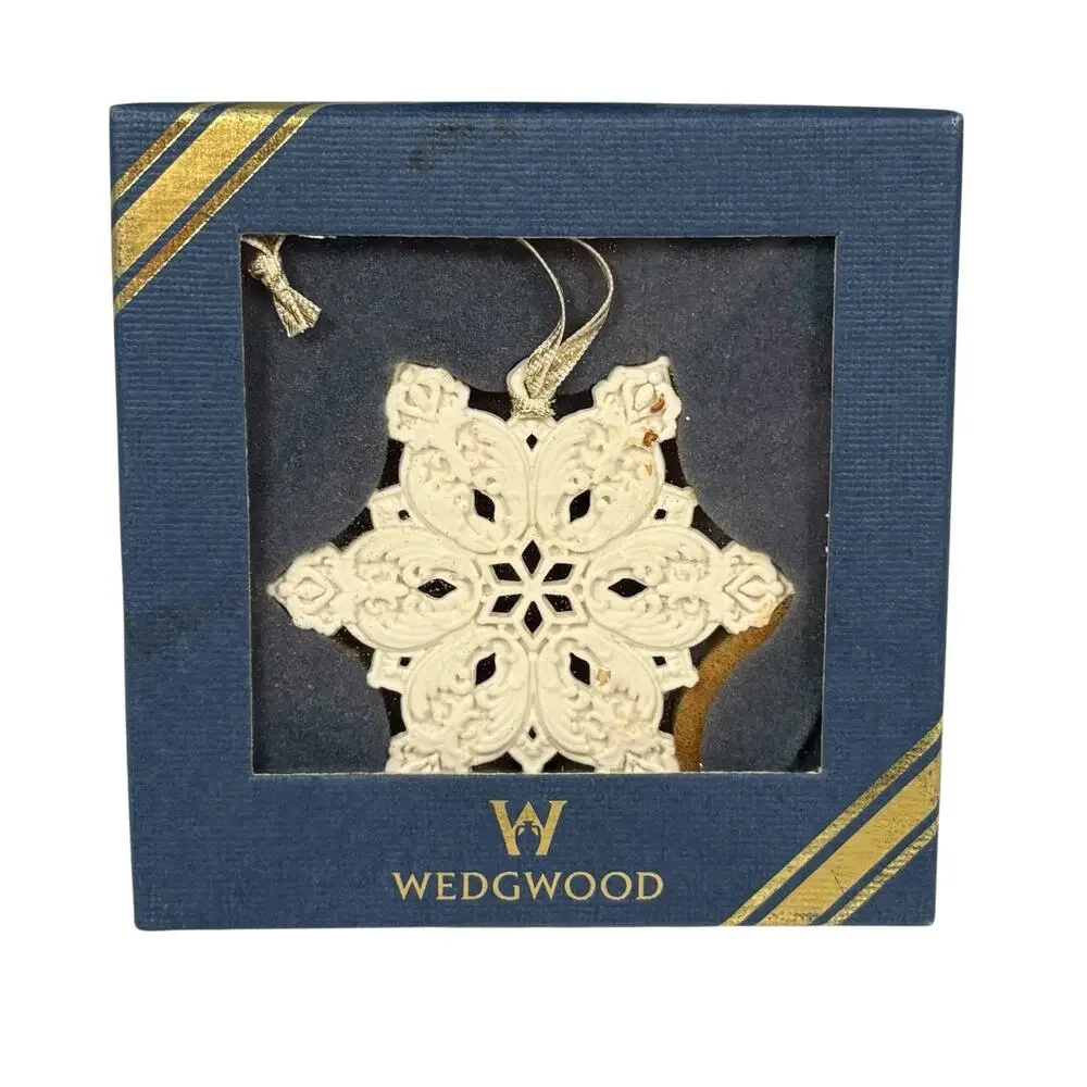 Wedgwood Snowflake Ornament White Jasper 2-25001-1003 with Box